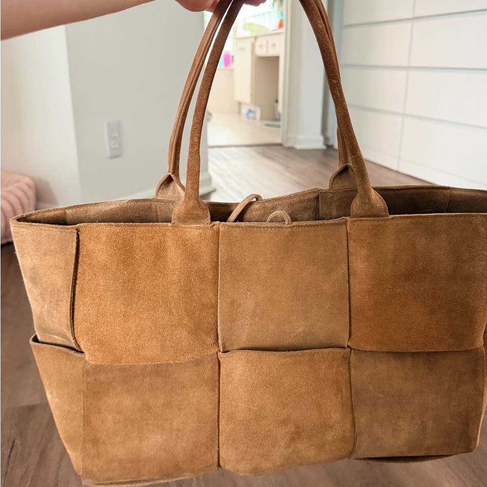 Bottega Veneta Brown Suede Tote Arco - Picture 2 of 7